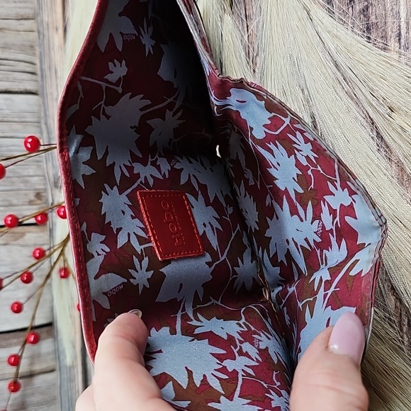 HOBO RED LEATHER TRI-FOLD WALLET - Picture 10 of 12